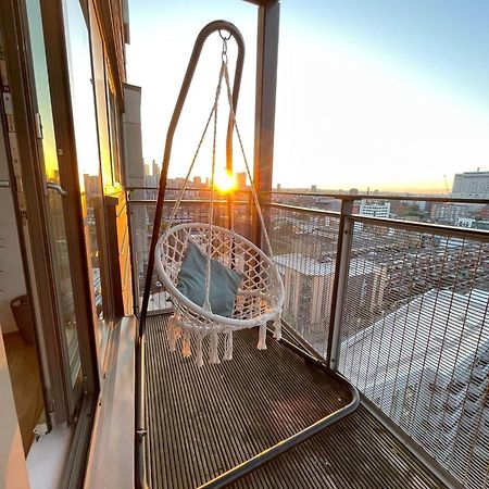 Whitechapel Two Bedroom Luxury Apartment - Free Private Parking - City Views Londyn Zewnętrze zdjęcie