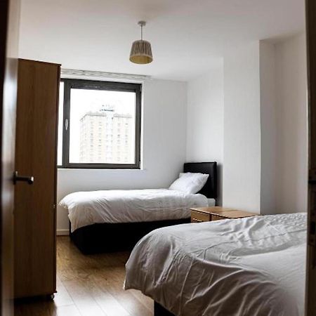 Whitechapel Two Bedroom Luxury Apartment - Free Private Parking - City Views Londyn Zewnętrze zdjęcie