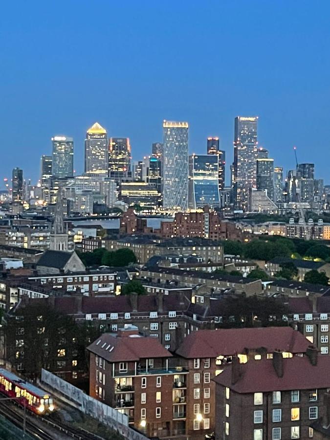 Whitechapel Two Bedroom Luxury Apartment - Free Private Parking - City Views Londyn Zewnętrze zdjęcie